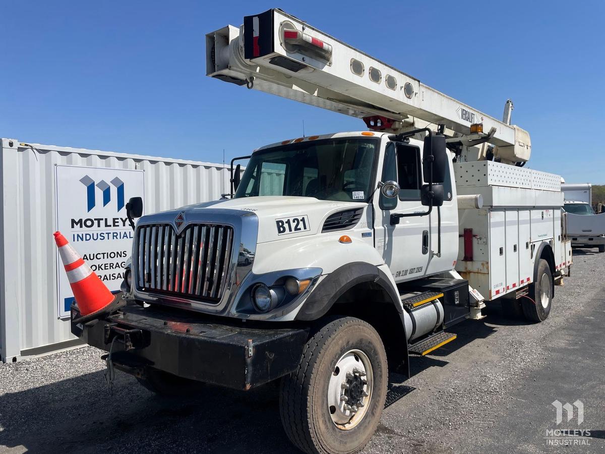 2013 International 4WD Bucket Truck