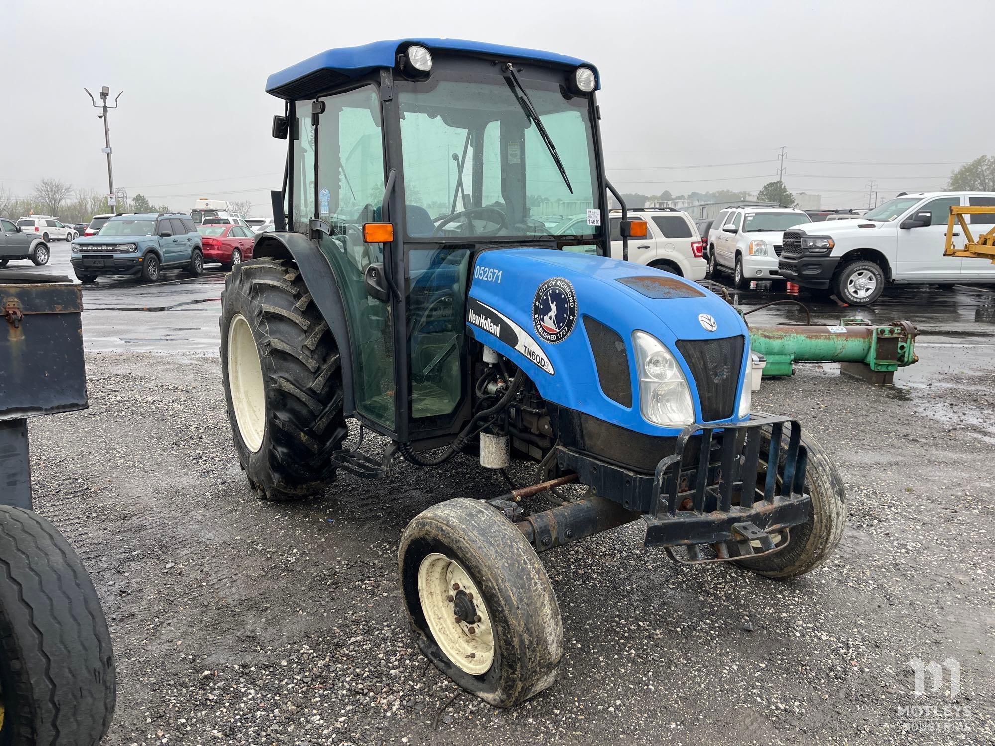 2005 New Holland Tractor