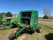 John Deere 335 Baler