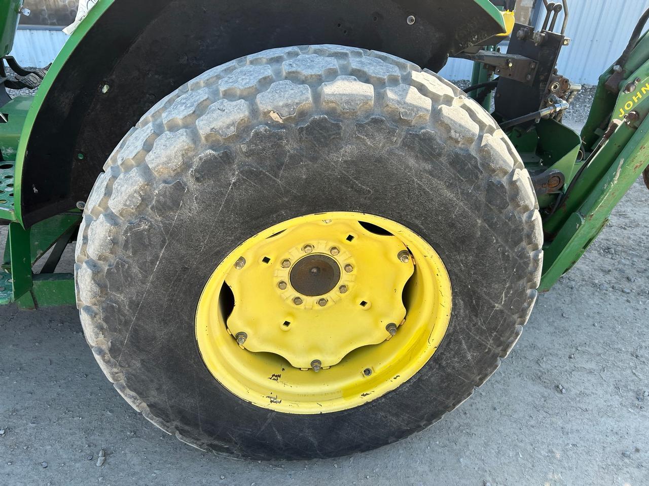 John Deere 5410 Tractor Loader Backhoe