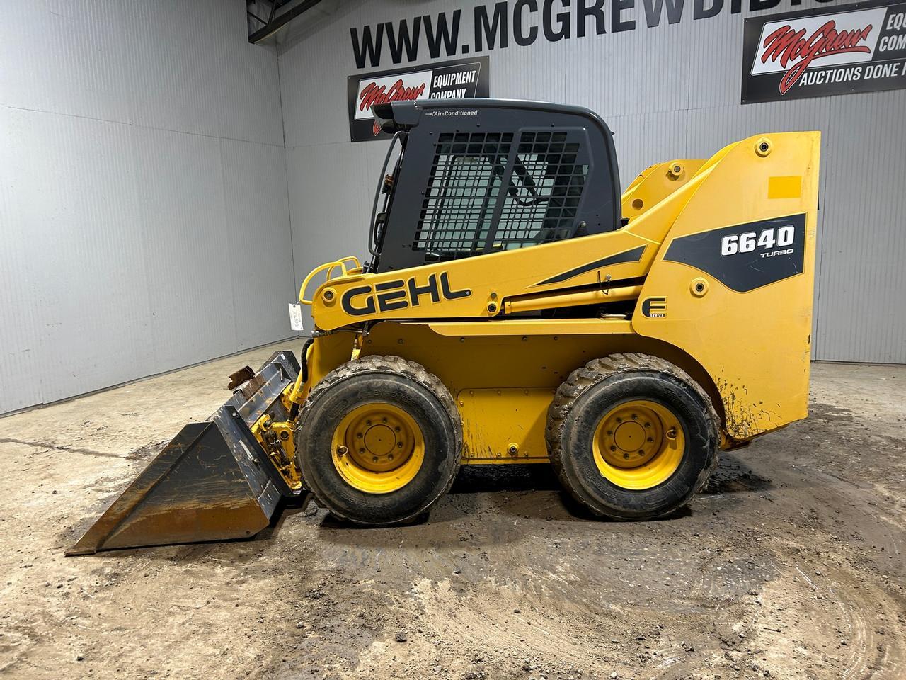 Gehl 6640 Skid Steer Loader