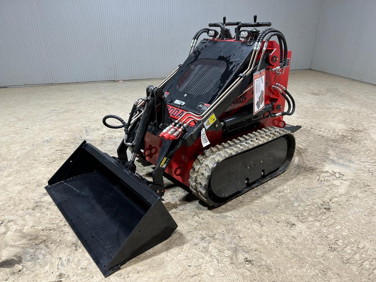 RD380C Mini Skid Steer