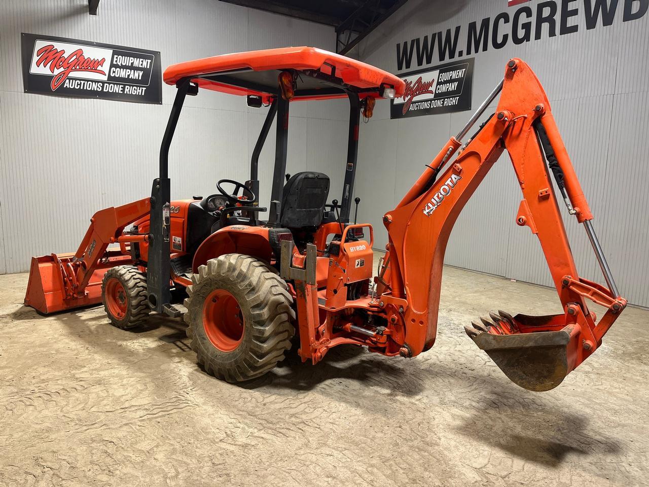 Kubota B26 Compact Tractor Loader Backhoe