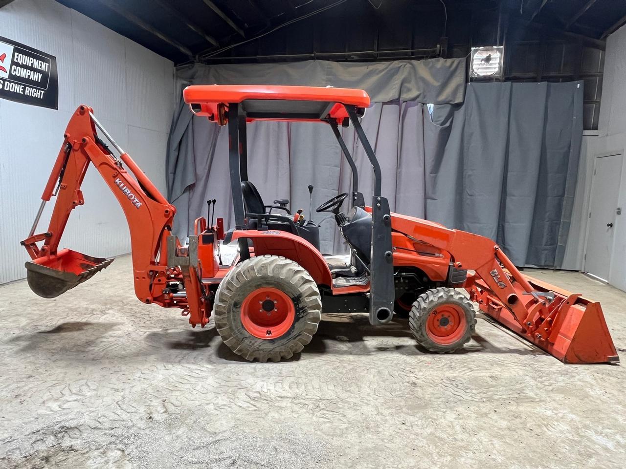 Kubota B26 Compact Tractor Loader Backhoe