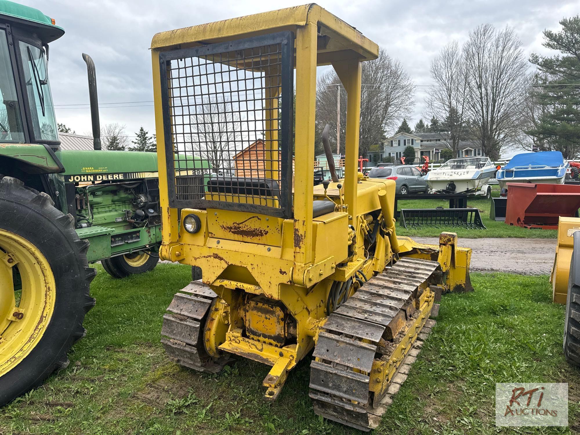 Case D350 steel track dozer with diesel engine, 6ft blade, draw bar