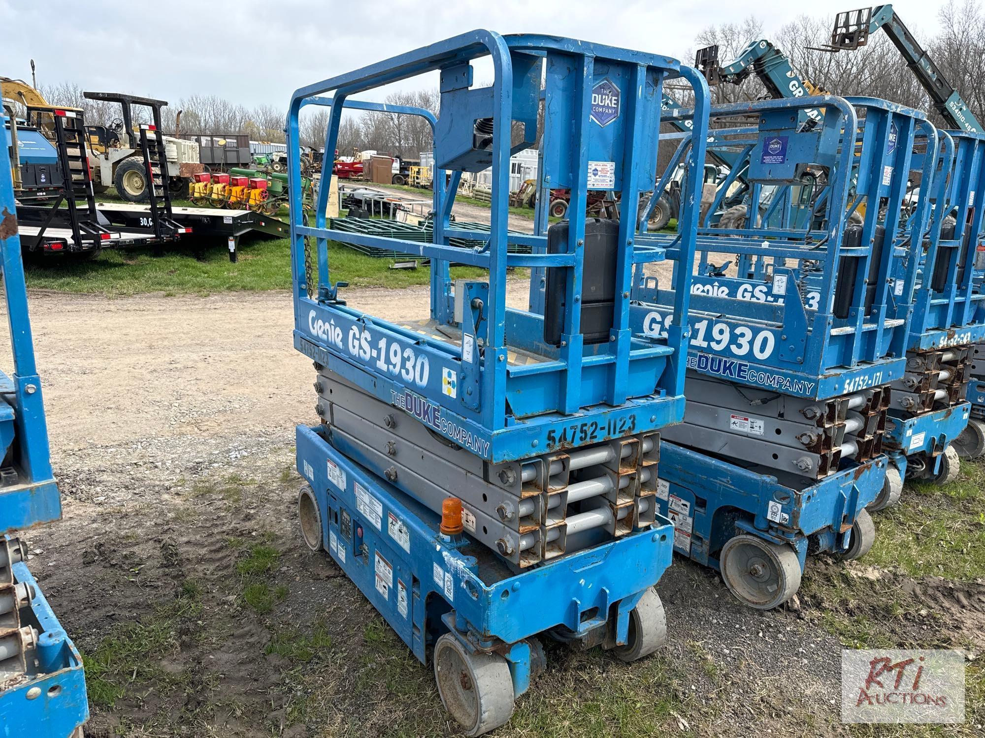 Genie 1930 electric scissor lift