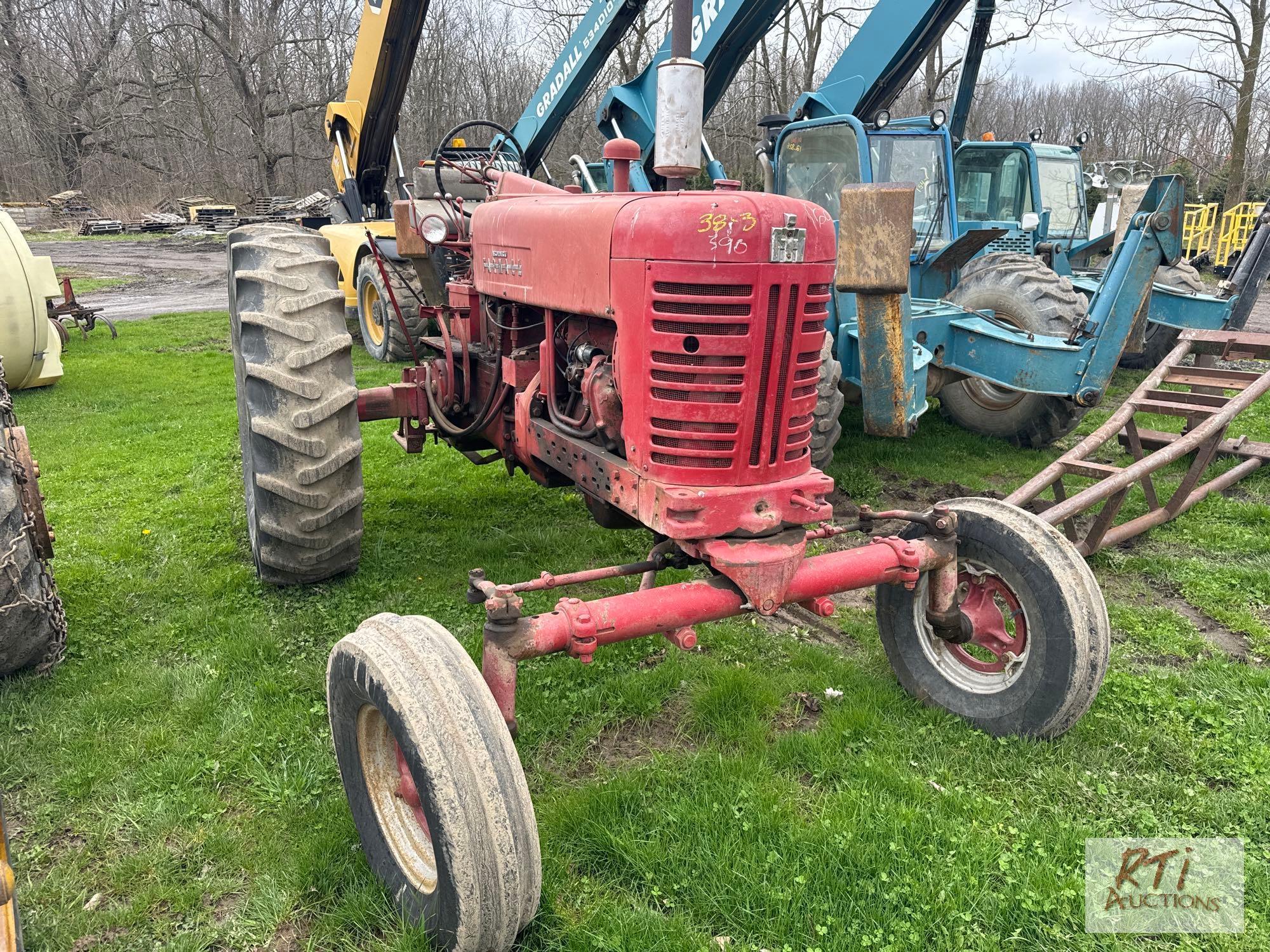 McCormick Farmall 400 tractor, wide front end, PTO, remote, draw bar, torque amplifier, gas