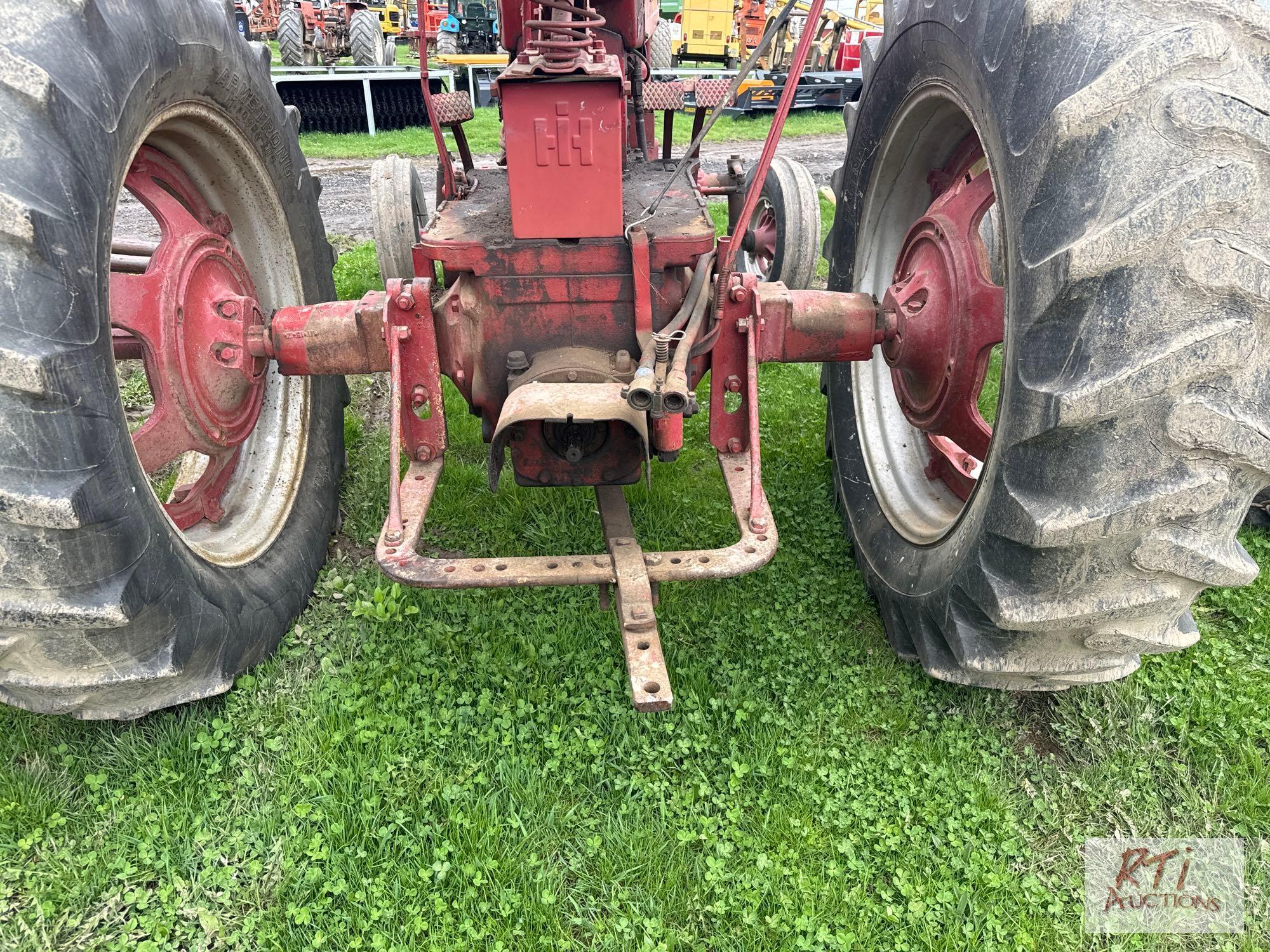 McCormick Farmall 400 tractor, wide front end, PTO, remote, draw bar, torque amplifier, gas