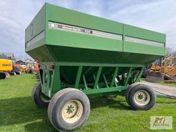 Unverferth 530 grain wagon, running gear has brakes