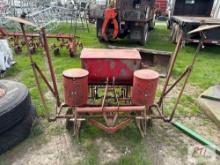 Massey Fergusson 3pt antique 2-row planter