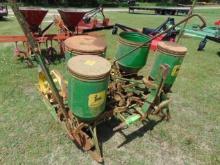 JOHN DEERE PLANTER