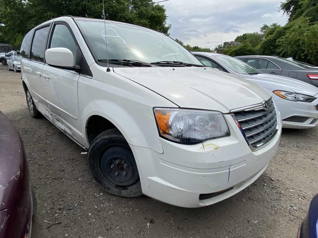 2008  Chrysler  Town & Country   Tow# 108232