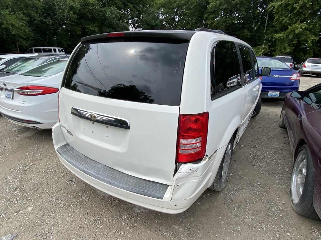 2008  Chrysler  Town & Country   Tow# 108232
