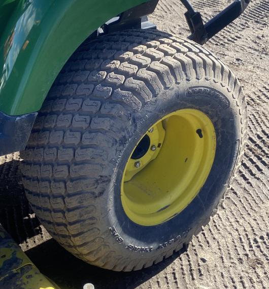 John Deere 2305 Utility Tractor