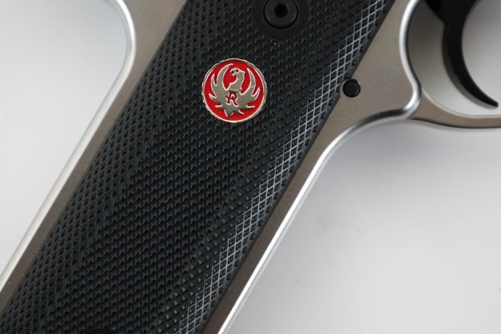 Ruger Mark IV Target .22 LR Semi Auto Pisol w Case