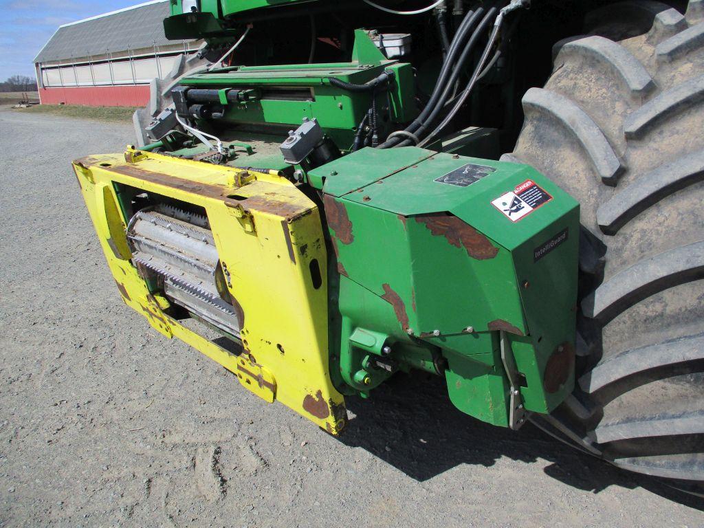 2014 John Deere 7980 Pro Drive Chopper, 1217 cutter head & 2,092 engine Hrs. Cab, AC, heat, radio