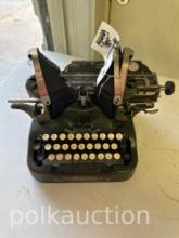 VINTAGE OLIVER TYPEWRITER