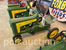 JOHN DEERE 130 PEDAL TRACTOR