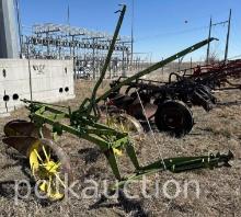 JOHN DEERE EARLY 2 BTM PLOW  **NO SHIPPING AVAILABLE**