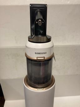 Samsung Bespoke Jet Cordless Stick Vacuum*TURNS ON*DAMAGE*MISSING*