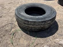 (1) 315/80R22.5 TIRE