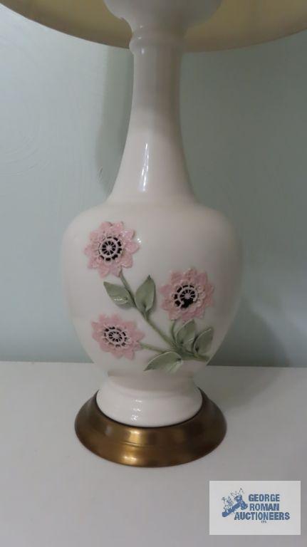 Floral table lamp