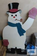 6 ft tall wooden snowman decoration