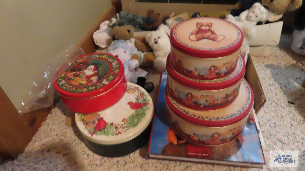 Teddy's world books, assorted Boyd's bears, and tins