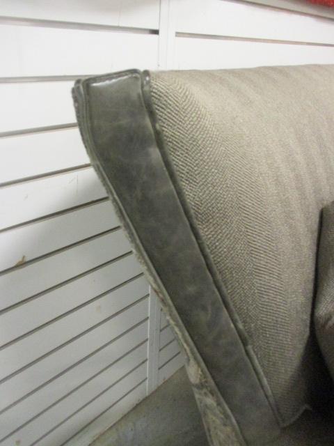 Haverty’s Like New Upholstered Rolled Arm Love Seat