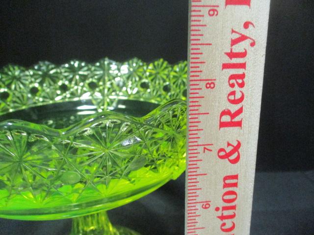 Yellow Vaseline Glass Daisy & Button Centerpiece