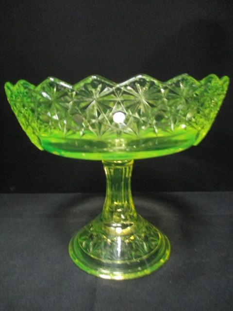 Yellow Vaseline Glass Daisy & Button Centerpiece