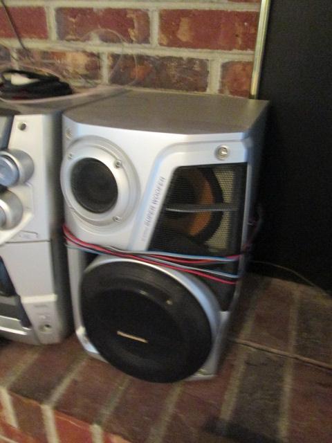 Panasonic CD Stereo System with Two Speakers