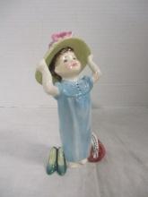 Royal Doulton Figurine 'Make Believe'