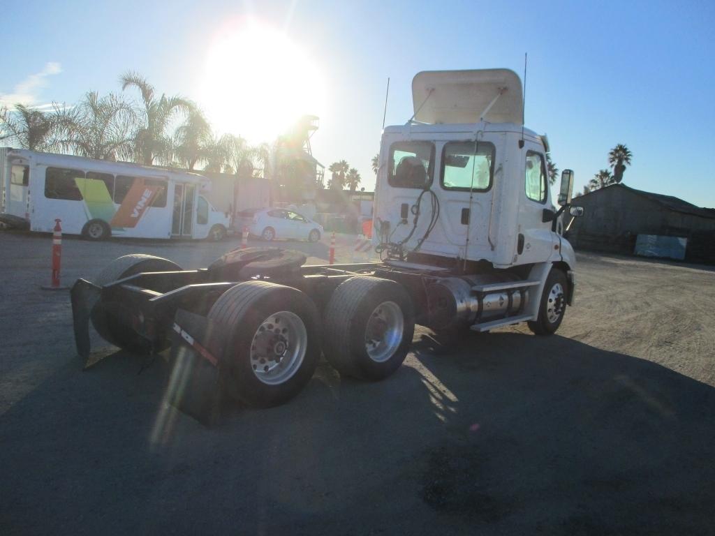 2014 Freightliner Cascadia T/A Truck Tractor,