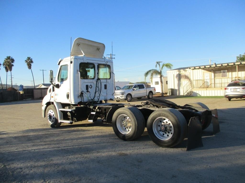 2014 Freightliner Cascadia T/A Truck Tractor,