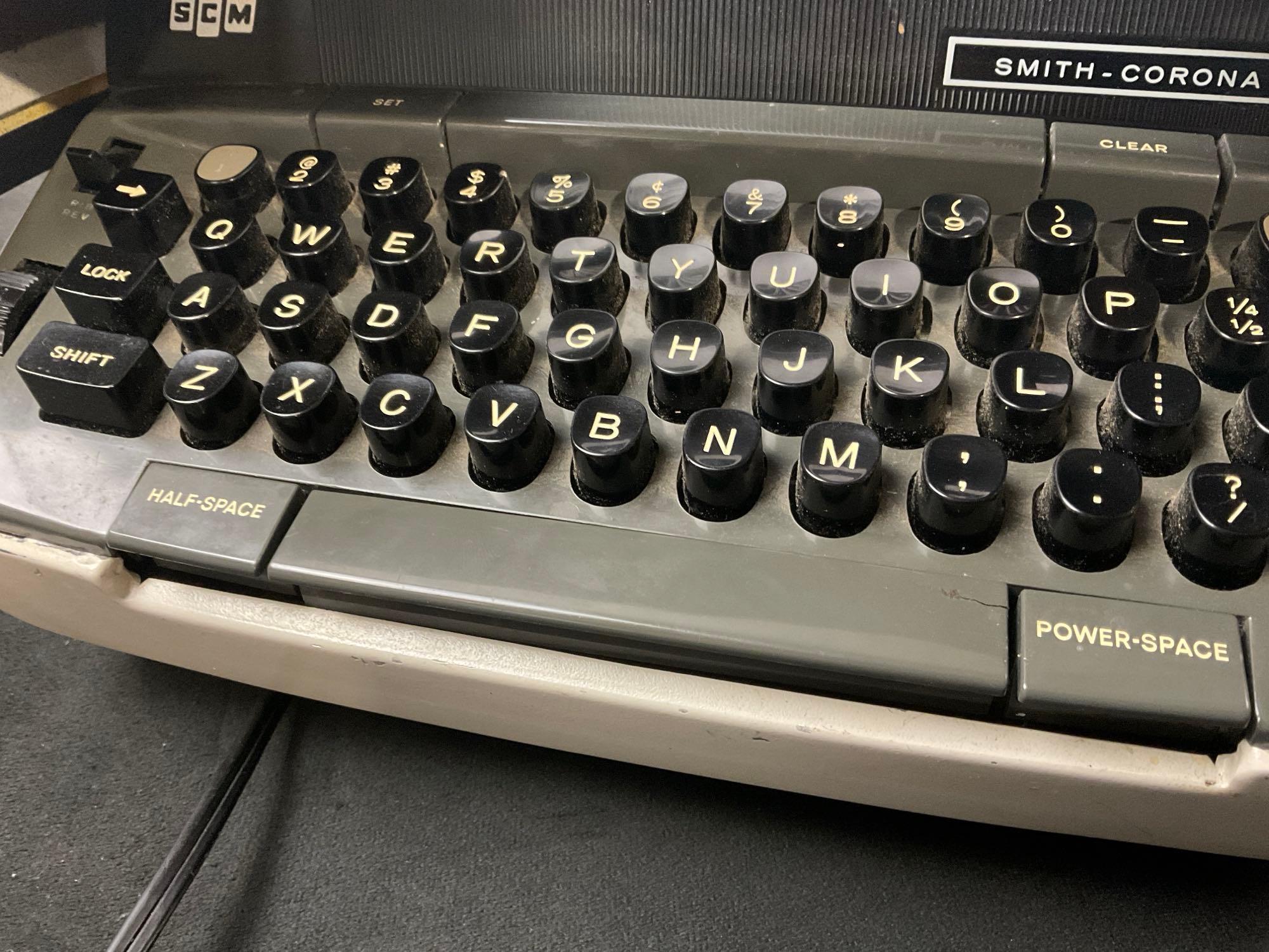 Smith & Corona 250 Electric Typewriter with Case