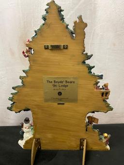 The Boyds Bears Ski Lodge & by The Danbury Mint, Christmas Tree w/ Bear Figures Composite