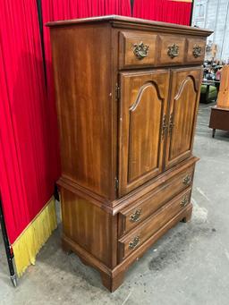 Vintage American Drew Wooden Cabinet w/ 3 Drawers & Cupboard w/ 6 Compartments. See pics.