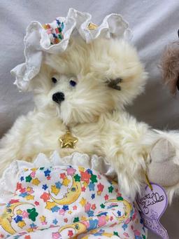 4 pcs Vintage Assorted Stuffed Bears. 2 pcs Annette Funicello Collectible Bear Co. See pics.