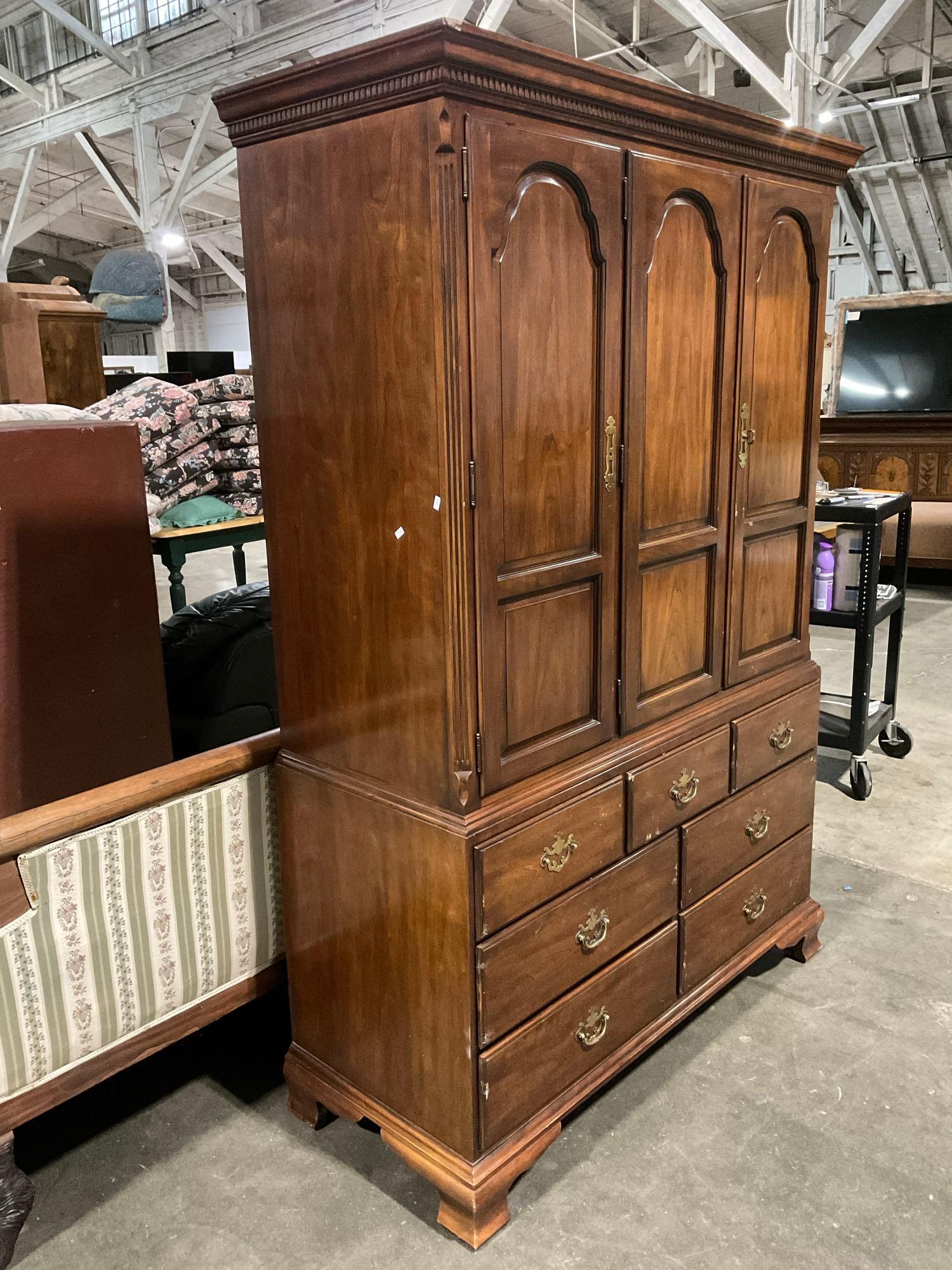 Vintage Drexel Wooden Cabinet Dresser w/ 8 Drawers, 3 Cupboards & 4 Shelves. See pics.