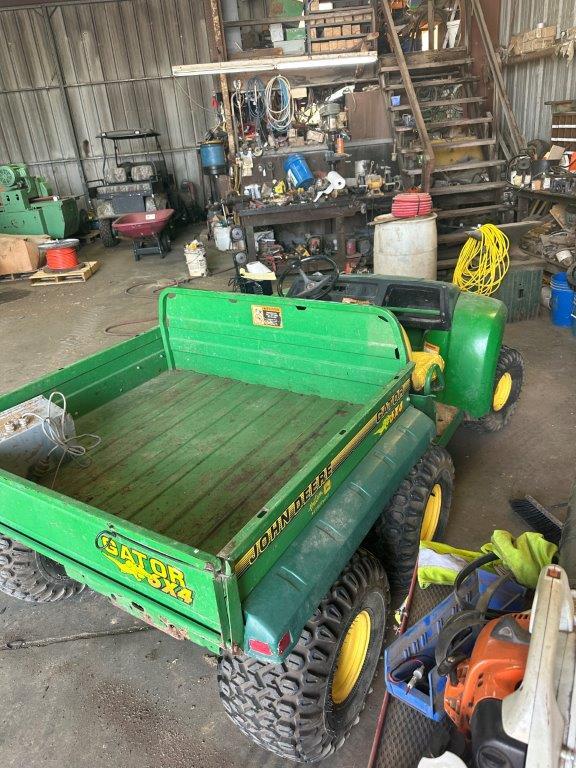 John Deere 6 x 4 Gator, VIN W006X4X014415