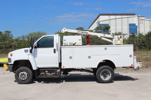 2009 GMC C5500 4x4 Service Truck