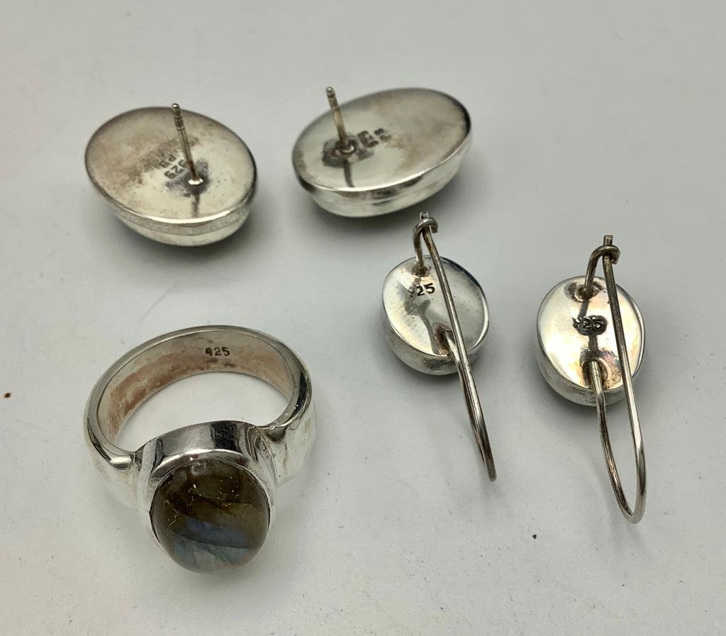 Sterling & Gemstone Ring - Size 7½;     2 Pairs Earrings     (0.88 Ozt Tota