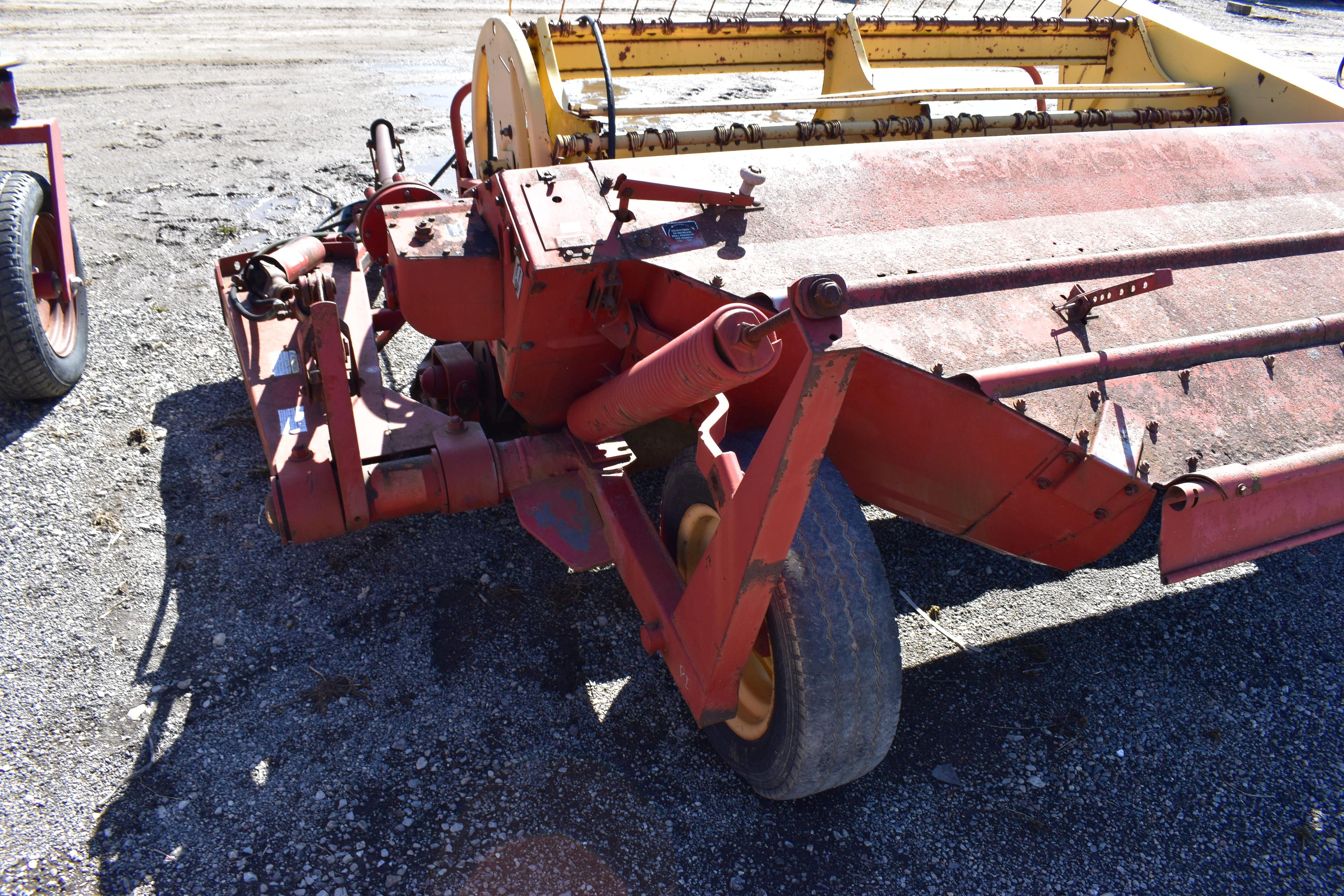 New Holland 472 Haybine