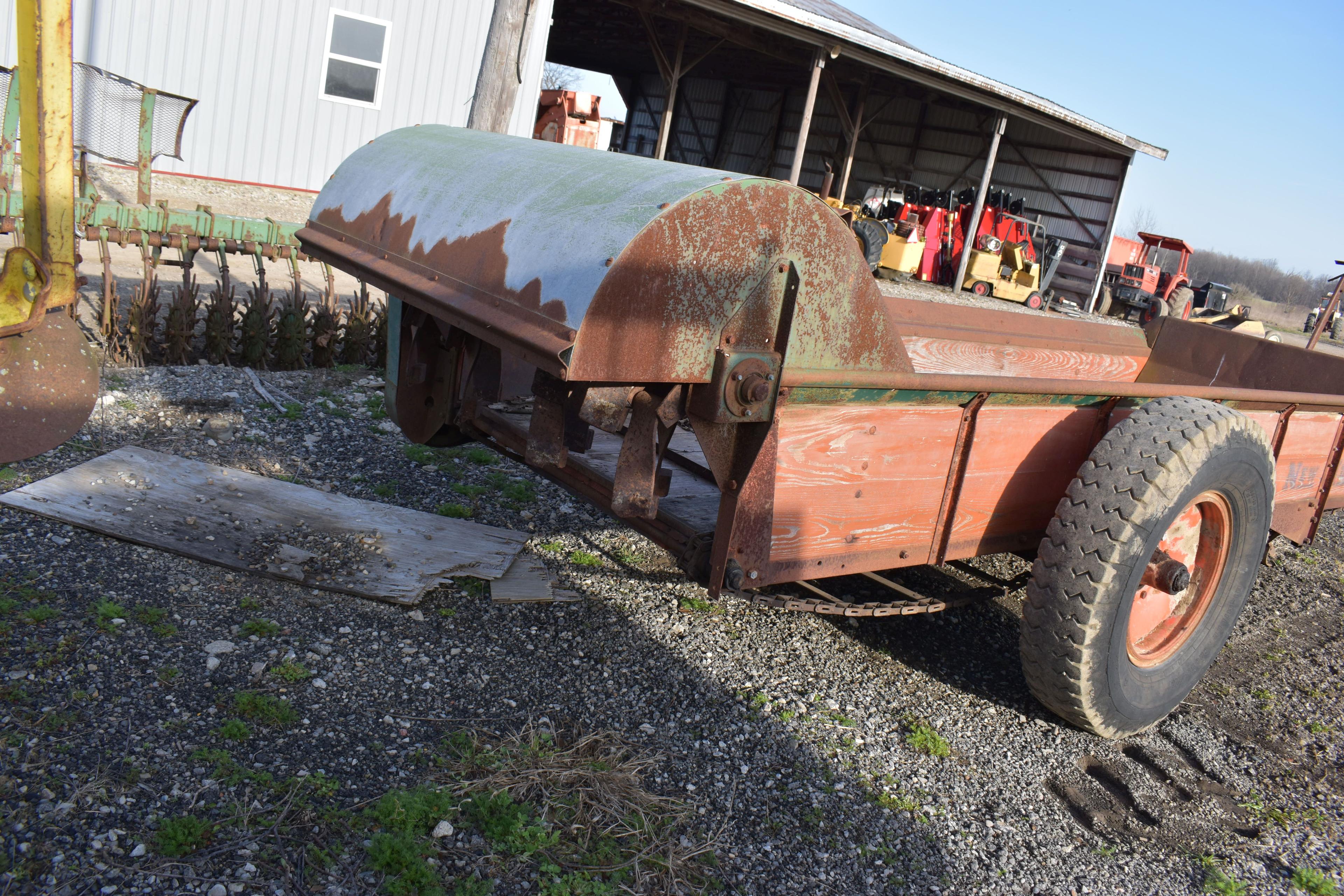 New Idea 205 Manure Spreader