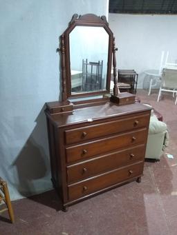 Antique Mahogany Mirrored Back 4 Drawer Chest