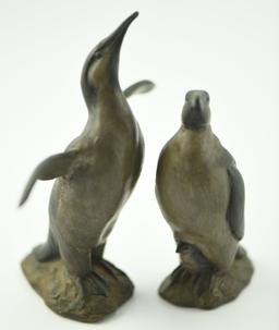 Lot #362 - Bronze Penguin family sculpture by David H. Turner: Mother Penguin with little one 4