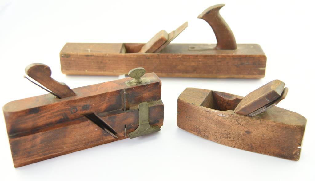 Lot #367 - Olsen Brothers 19th Century wooden hand plane, T. Banbury 19th Century wooden finishing