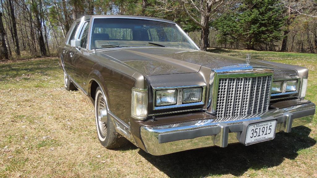 1985 Lincoln Signature Series Town Car