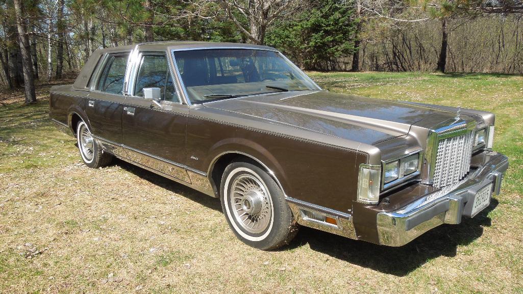 1985 Lincoln Signature Series Town Car